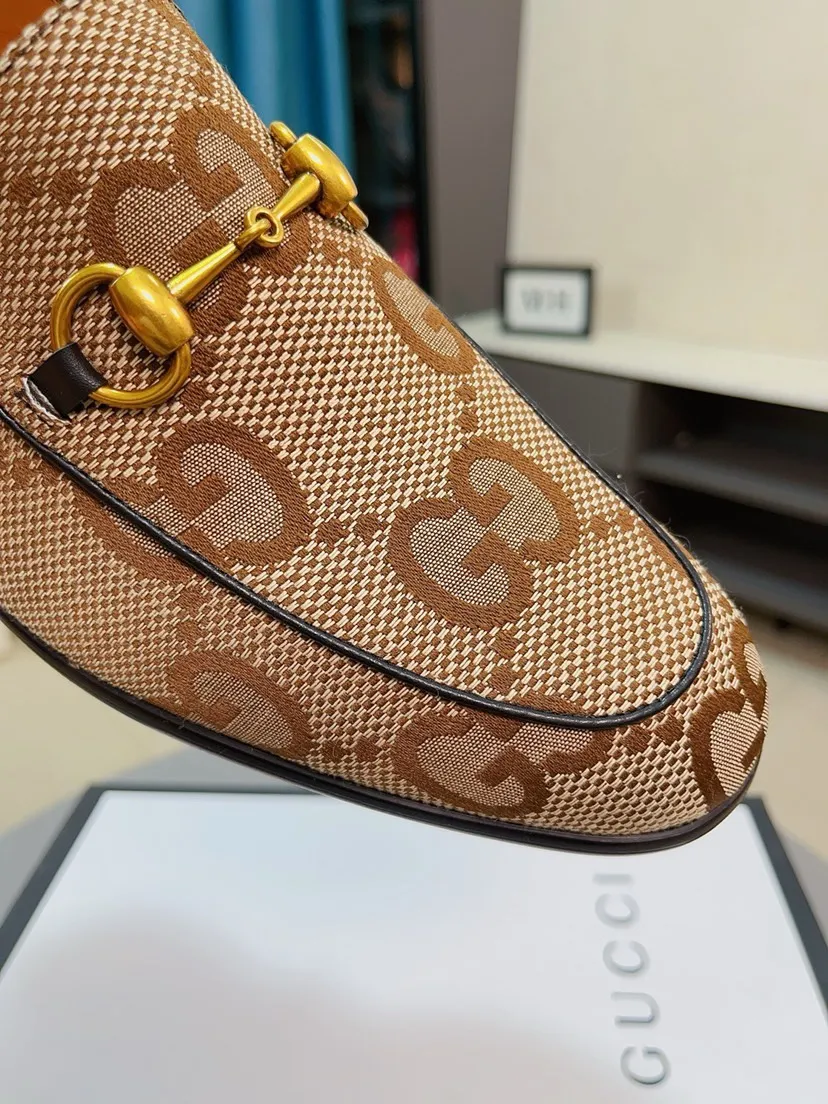 Men's shoes💰520🌸🌸【GUCCi】Original calfskin, water-dyed cowhide lining, original outsole, men's and women's fashion, formal casual leather shoes, slip-on men's and women's shoes series, young fashion, European and American trends, British style, random matching, comfortable feet, standard code: men's size 38-44 (45 can be customized)\nGrade: same style as the official website, original quality